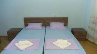 Гостевой дом Guesthouse Fatima Сигнахи Двухместный номер с 2 отдельными кроватями и общей ванной комнатой-2